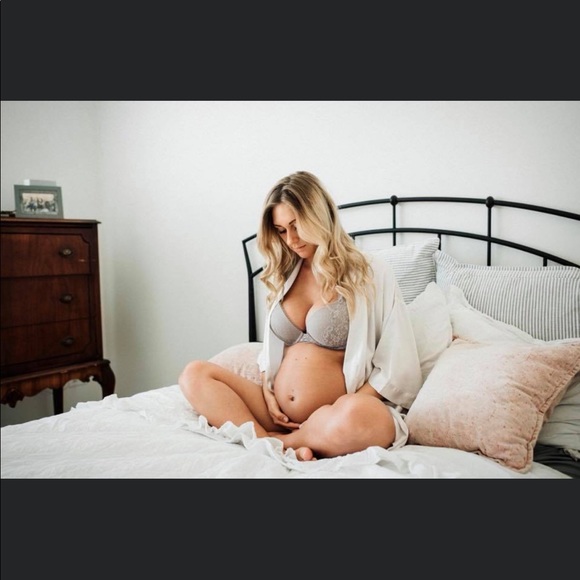 Victoria’s Secret satin robe - Picture 4 of 4